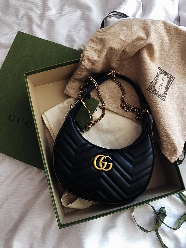 GUCCI | GG Marmont small shoulder bag