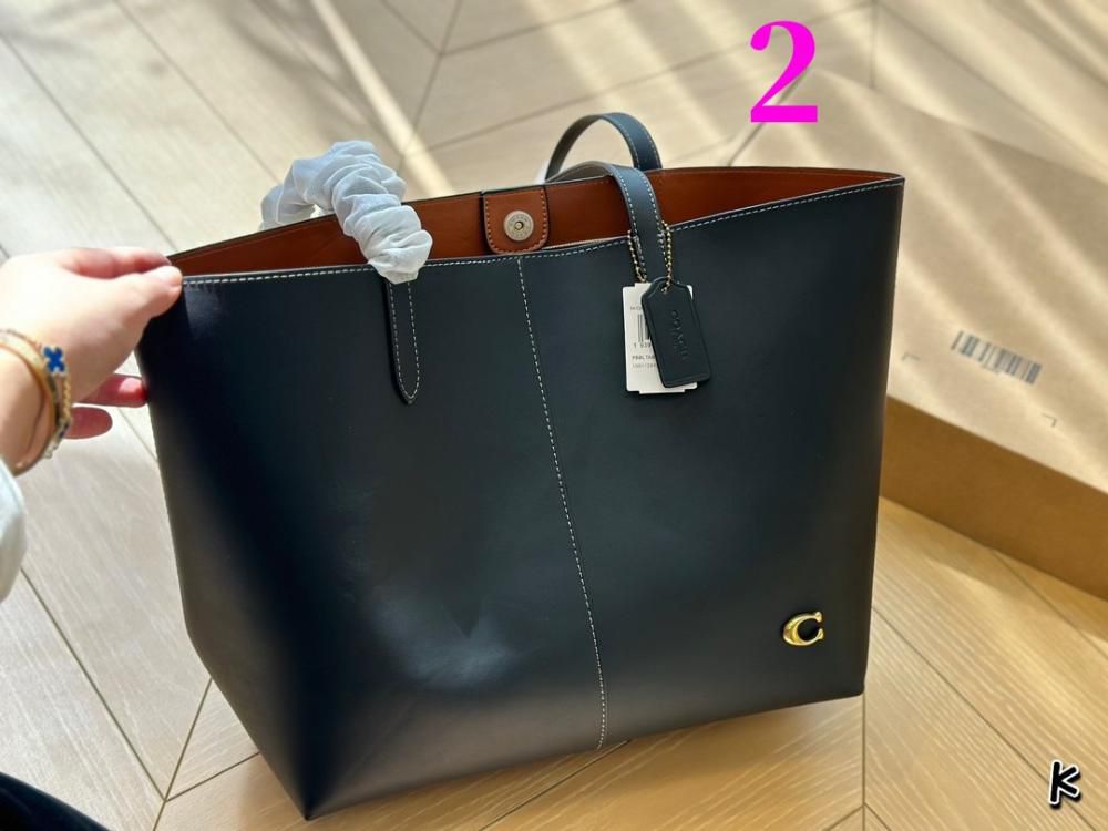 COACH City Leather Tote Bag