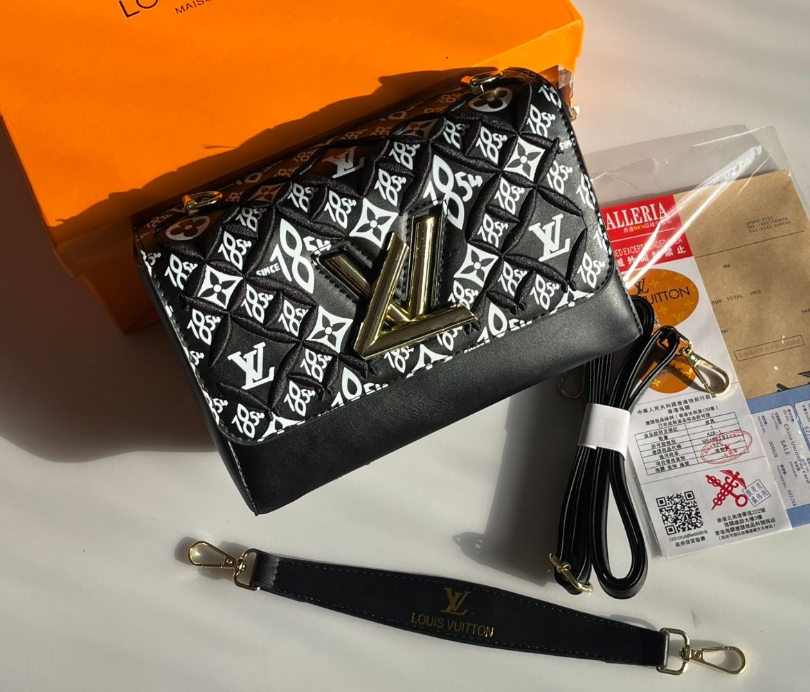 Louis Vuitton Twist MM Bag